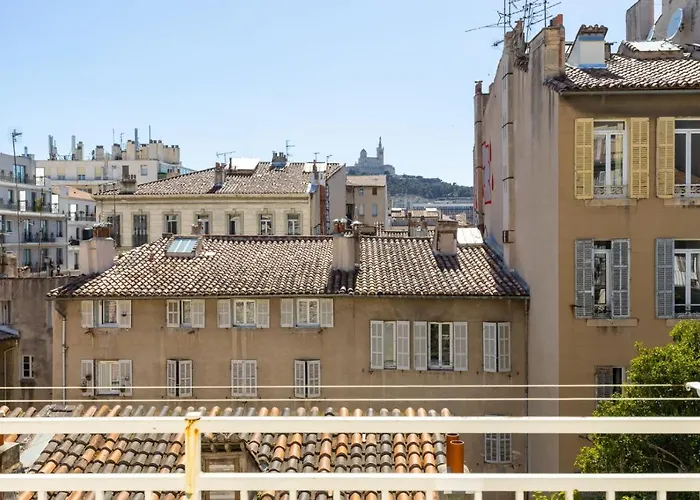 Apartment With View & Balcony In Heart Of Marseille